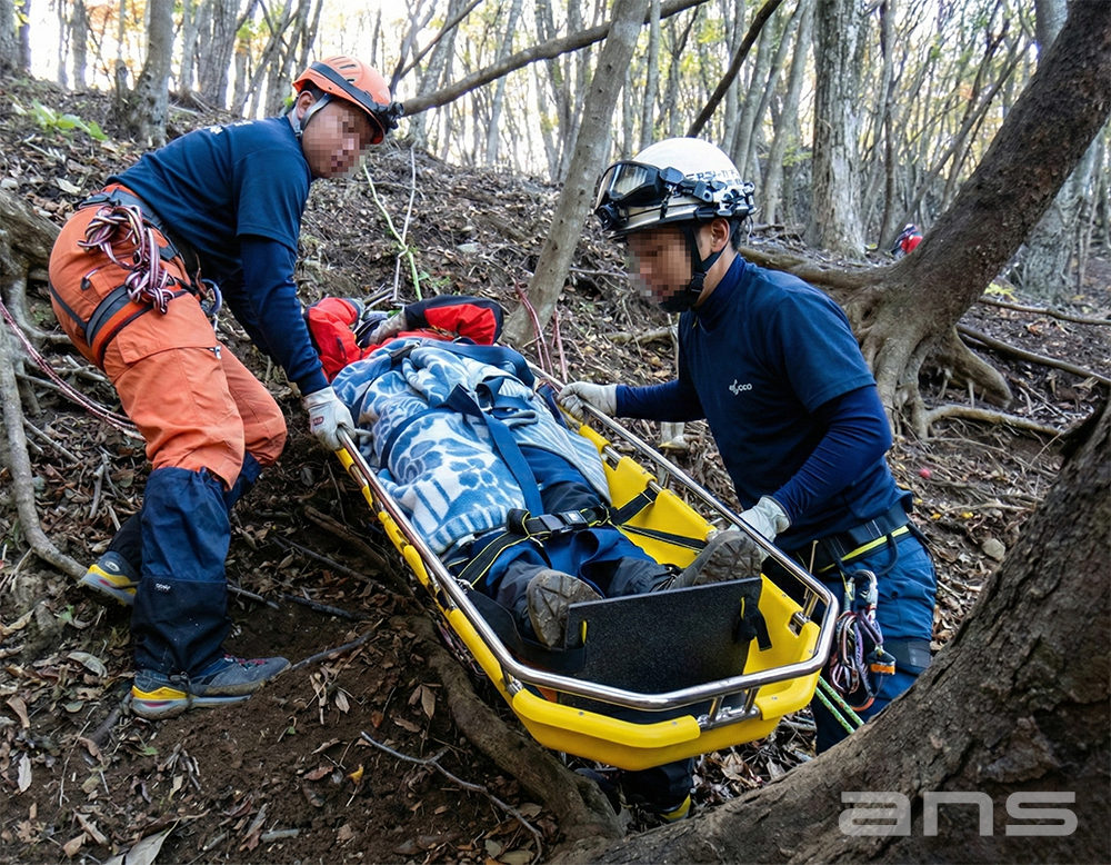 ANS 68H バスケットストレッチャー。バスケットストレッチャー(ANS 68)の2分割タイプ。半分に分けられるので、持ち運びや収納が楽に行えます。