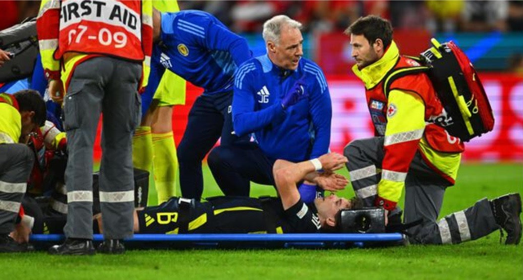 アクティブ・ストレッチャー「ハイブリボード」。欧州の有名サッカーリーグなど世界中の団体・競技場で活躍している革新的な2 in 1 ストレッチャー。