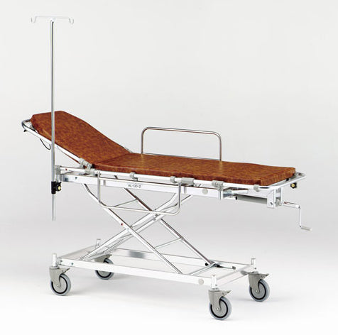 AL-UD-2 軽量ストレッチャー。四輪ダブルロックタイプ・担架固定式・背上げ機構付。クランクハンドル上下式で高さ調整ができベッド等への移動が楽に行えます。