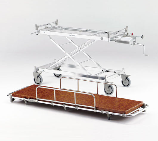 AL-UD-3 軽量ストレッチャー。四輪ダブルロックタイプ・担架取り外し式。クランクハンドル上下式で高さ調整ができベッド等への移動が楽に行えます。